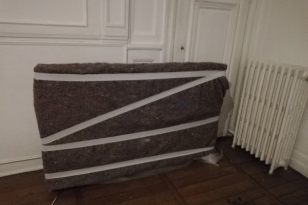 Protection d'une Télé avec des couvertures